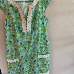 EUC Beautiful Lilly Pulitzer Green and Blue Alligator Dress with White Trim